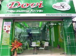 biển quảng cáo đồ ăn vặt hiện đại với màu sắc tươi mới