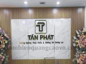 ưu điểm của logo inox backdrop văn phòng