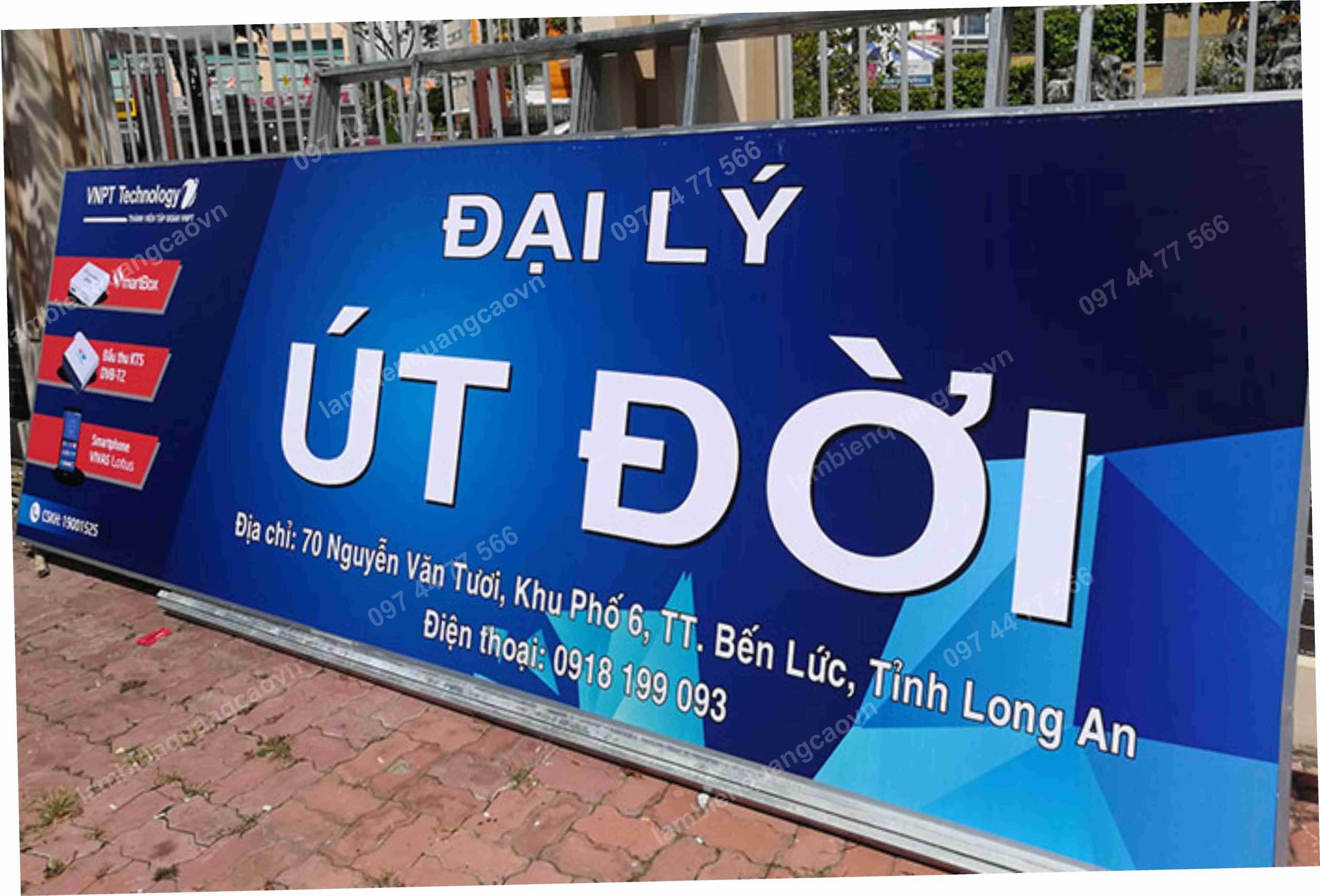 lam bien quang cao bang bat hiflex gia re