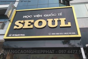 lam bien quang cao mica chu noi 2026