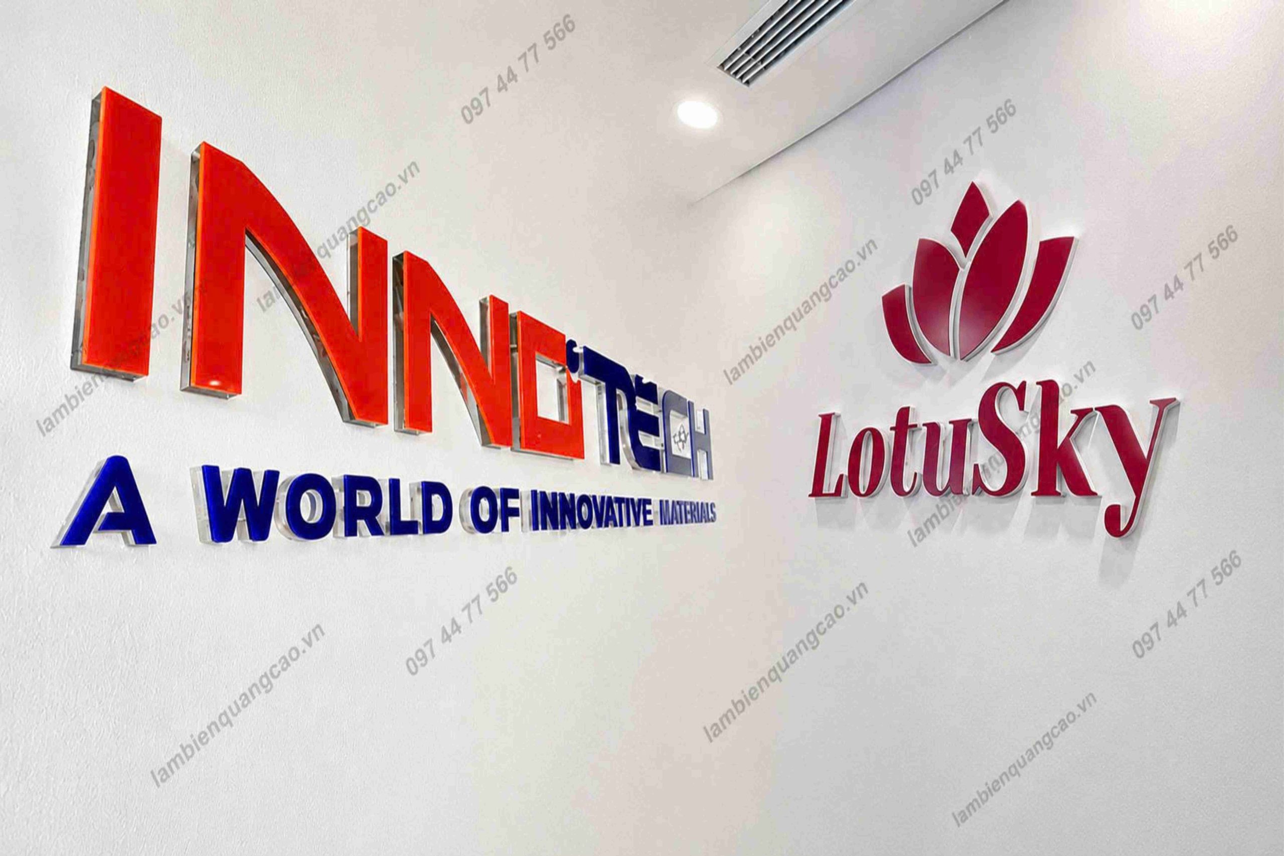 lam logo alu backdrop van phong tai dong anh 2026.jpg