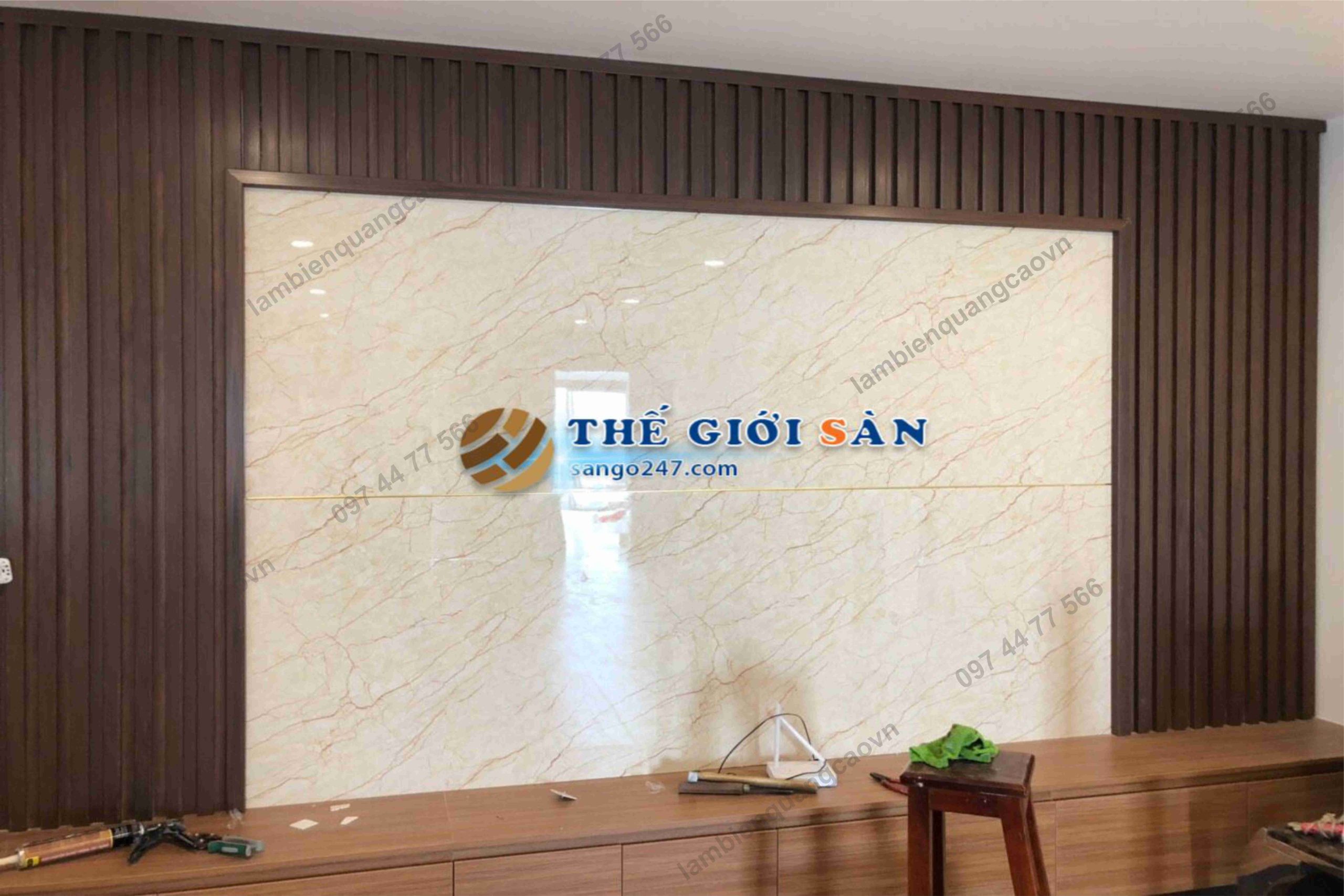 lam logo backdrop pvc van da dong anh 2026